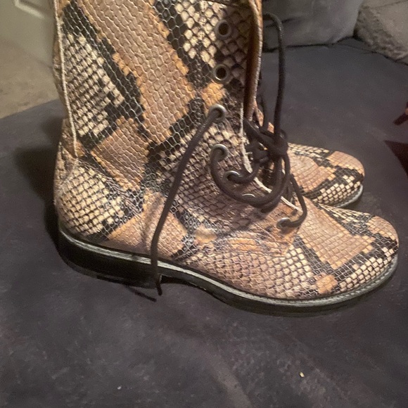 Frye Snakeskin combat boots - Picture 3 of 7